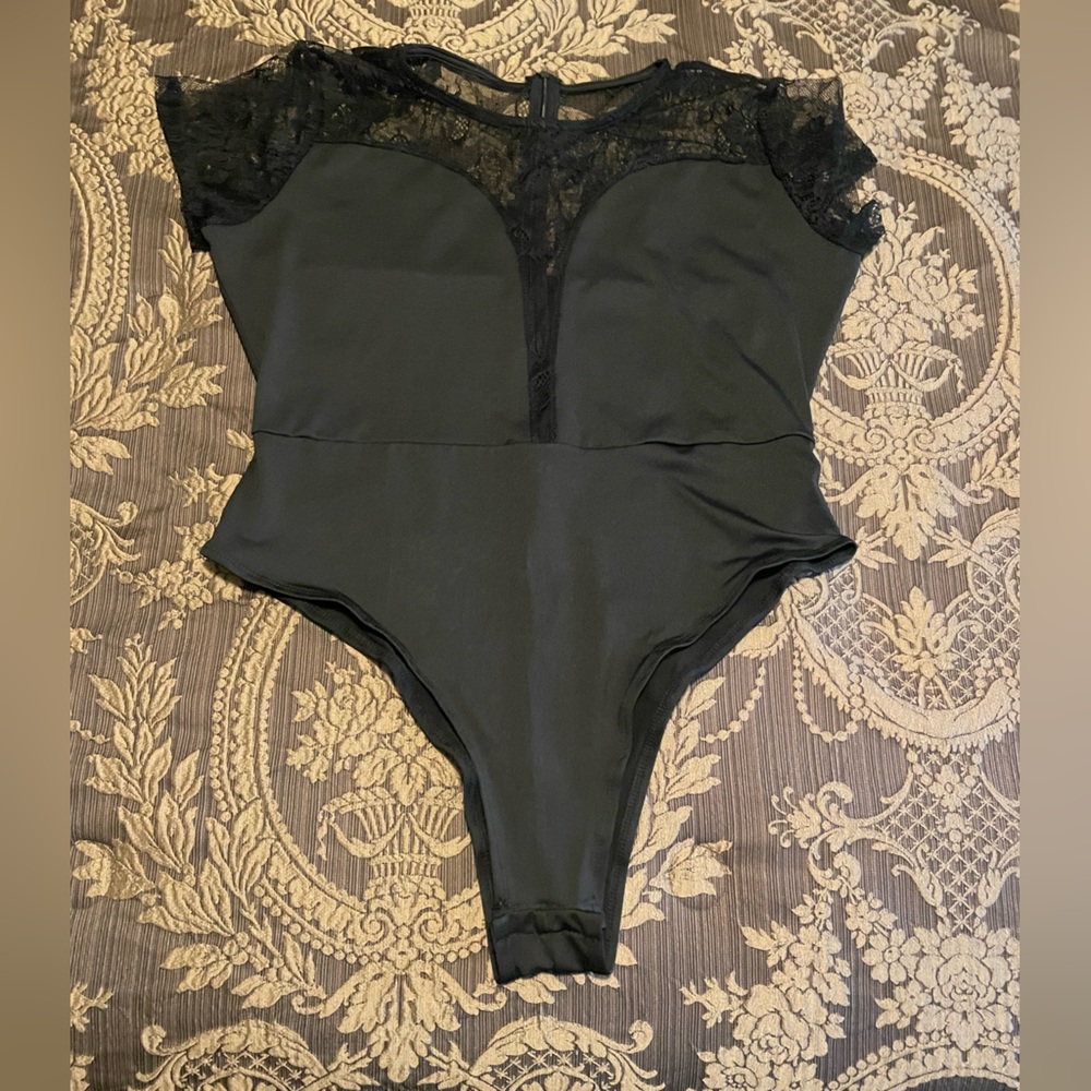 Women Mesh See Through Jumpsuit Short Sleeve Bodysuit Size XL Like New!